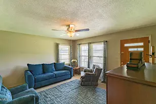 1110 N Webb St, Selma, NC 27576 - Photo 11