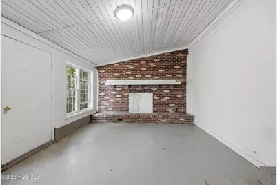 210 N Dyer Street, Elizabeth City, NC 27909 - Photo 31