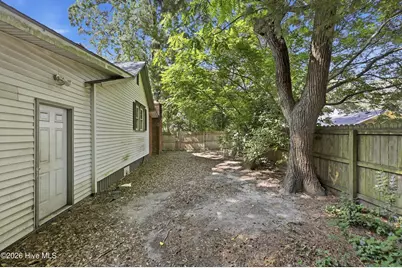 210 N Dyer Street, Elizabeth City, NC 27909 - Photo 31