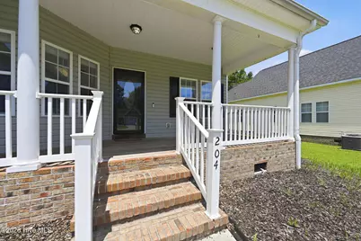 204 Wedgefield Circle, Maple Hill, NC 28454 - Photo 5