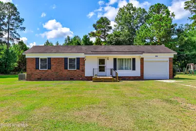 1688 W Wards Bridge Road, Warsaw, NC 28398 - Photo 1