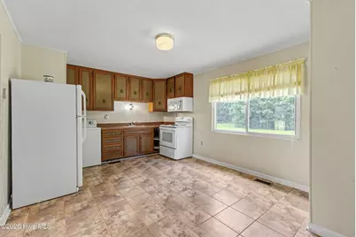 1688 W Wards Bridge Road, Warsaw, NC 28398 - Photo 11