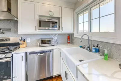 33 Porpoise Place, North Topsail Beach, NC 28460 - Photo 3