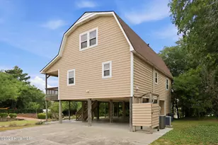 136 Sea Dunes Dr, Emerald Isle, NC 28594 - Photo 3