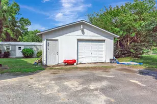 591 E Great Marsh Church Rd, Saint Pauls, NC 28384 - Photo 23
