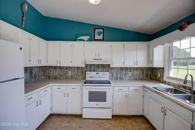 682 Cherry Road, Washington, NC 27889 - Photo 9