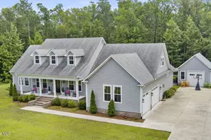 2703 E Fairway Rd, Morehead City, NC 28557 - Photo 3
