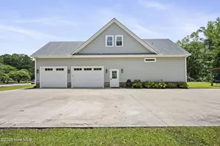 2703 E Fairway Rd, Morehead City, NC 28557 - Photo 5