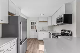 103 N Middleton Ave, Oak Island, NC 28465 - Photo 15