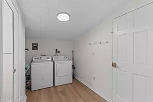 103 N Middleton Ave, Oak Island, NC 28465 - Photo 29