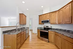 705 Scorpion Dr, Wilmington, NC 28411 - Photo 9