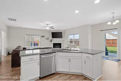 1818 Olde Towne Pointe Boulevard, Jacksonville, NC 28546 - Photo 19