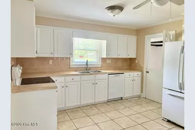 1000 Cameron Drive, Kinston, NC 28501 - Photo 13