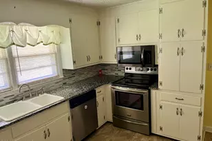 508 Main St, Pollocksville, NC 28573 - Photo 5