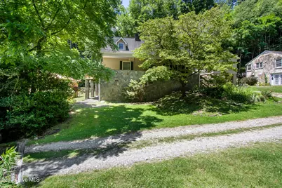 95 Cherokee Avenue, Andrews, NC 28901 - Photo 3