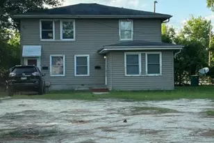 515 E 10th St, Lumberton, NC 28358 - Photo 1