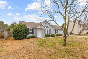 152 Settlers Cir, Jacksonville, NC 28546 - Photo 3