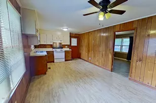 209 Sycamore St, Kenansville, NC 28349 - Photo 7