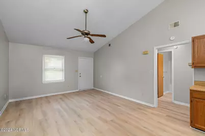 126 Windsor Court, Jacksonville, NC 28546 - Photo 7