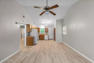 126 Windsor Ct, Jacksonville, NC 28546 - Photo 9