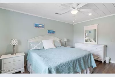 422 32nd Street, Sunset Beach, NC 28468 - Photo 17
