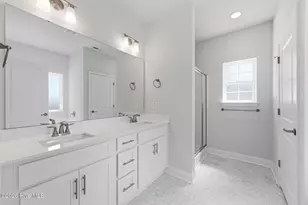 903 Eakins Ln, Richlands, NC 28574 - Photo 13