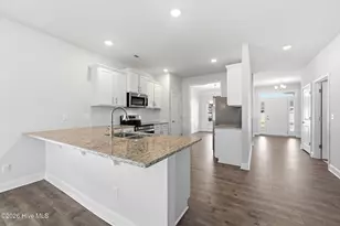 903 Eakins Ln, Richlands, NC 28574 - Photo 7