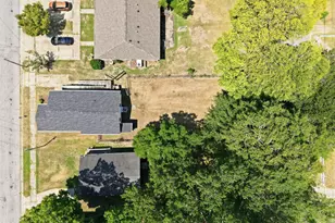 810 E St John St, Tarboro, NC 27886 - Photo 9