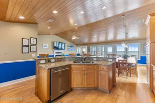 407 Ocean Blvd W, Holden Beach, NC 28462 - Photo 17