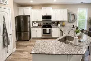 95 St Lawrence Dr, Rocky Point, NC 28457 - Photo 3