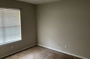 2936 Mulberry Ln, Greenville, NC 27858 - Photo 5