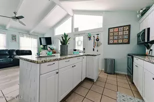 706 W 3rd St, Kill Devil Hills, NC 27948 - Photo 13