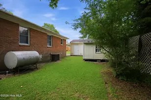 1065 Shadow Ln, Williamston, NC 27892 - Photo 9