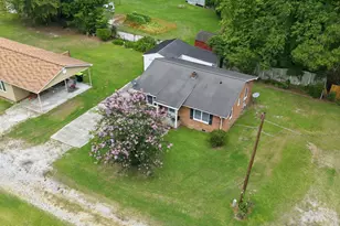 1065 Shadow Ln, Williamston, NC 27892 - Photo 7