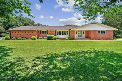 704 E Forest Hill Drive, Goldsboro, NC 27534 - Photo 1