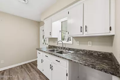 807 Clipper Court, New Bern, NC 28560 - Photo 11