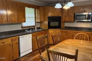 17 Moore St, Andrews, NC 28901 - Photo 5