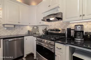 221 E Water St, Edenton, NC 27932 - Photo 9