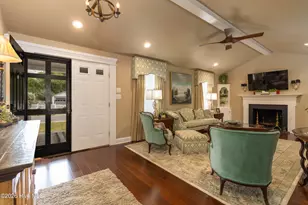 221 E Water St, Edenton, NC 27932 - Photo 5