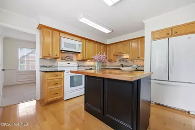 111 N Wedgewood Drive, Washington, NC 27889 - Photo 7