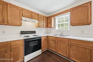 1402 Lockwood Rd, Kinston, NC 28501 - Photo 9