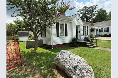 304 E Woodall Street, Smithfield, NC 27577 - Photo 5
