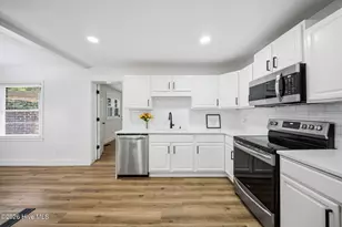 212 Wood Dale Dr, Wilmington, NC 28403 - Photo 11