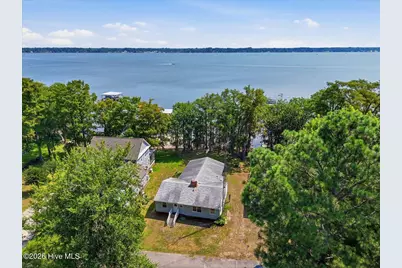 113 Clinton Drive, Elizabethtown, NC 28337 - Photo 1