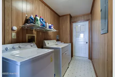 606 W Colonial Avenue, Elizabeth City, NC 27909 - Photo 13