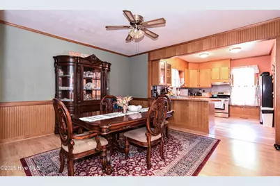 606 W Colonial Avenue, Elizabeth City, NC 27909 - Photo 5