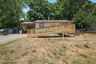 703 Scott St, Thomasville, NC 27360 - Photo 3