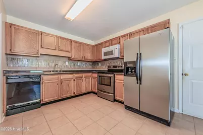 1026 Spring Villa Drive, Jacksonville, NC 28540 - Photo 9