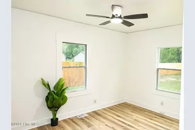 303 Stratford Road, Jacksonville, NC 28540 - Photo 11