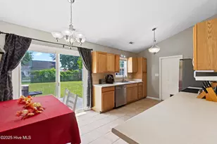 703 Covington Ct, Hubert, NC 28539 - Photo 7